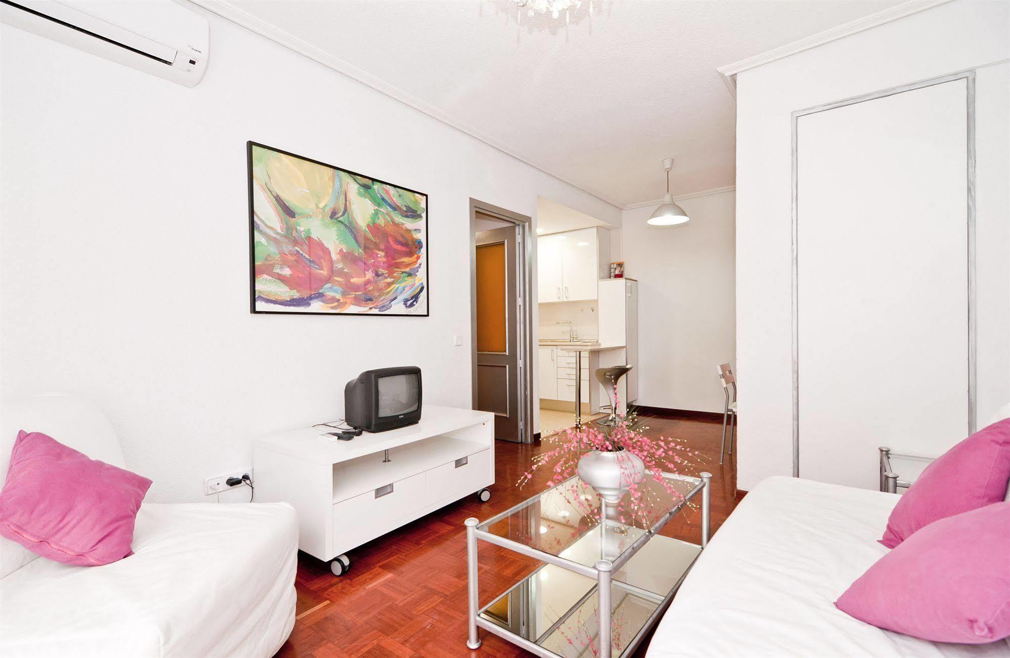Apartamentos Aqui Me Quedo Madri Exterior foto
