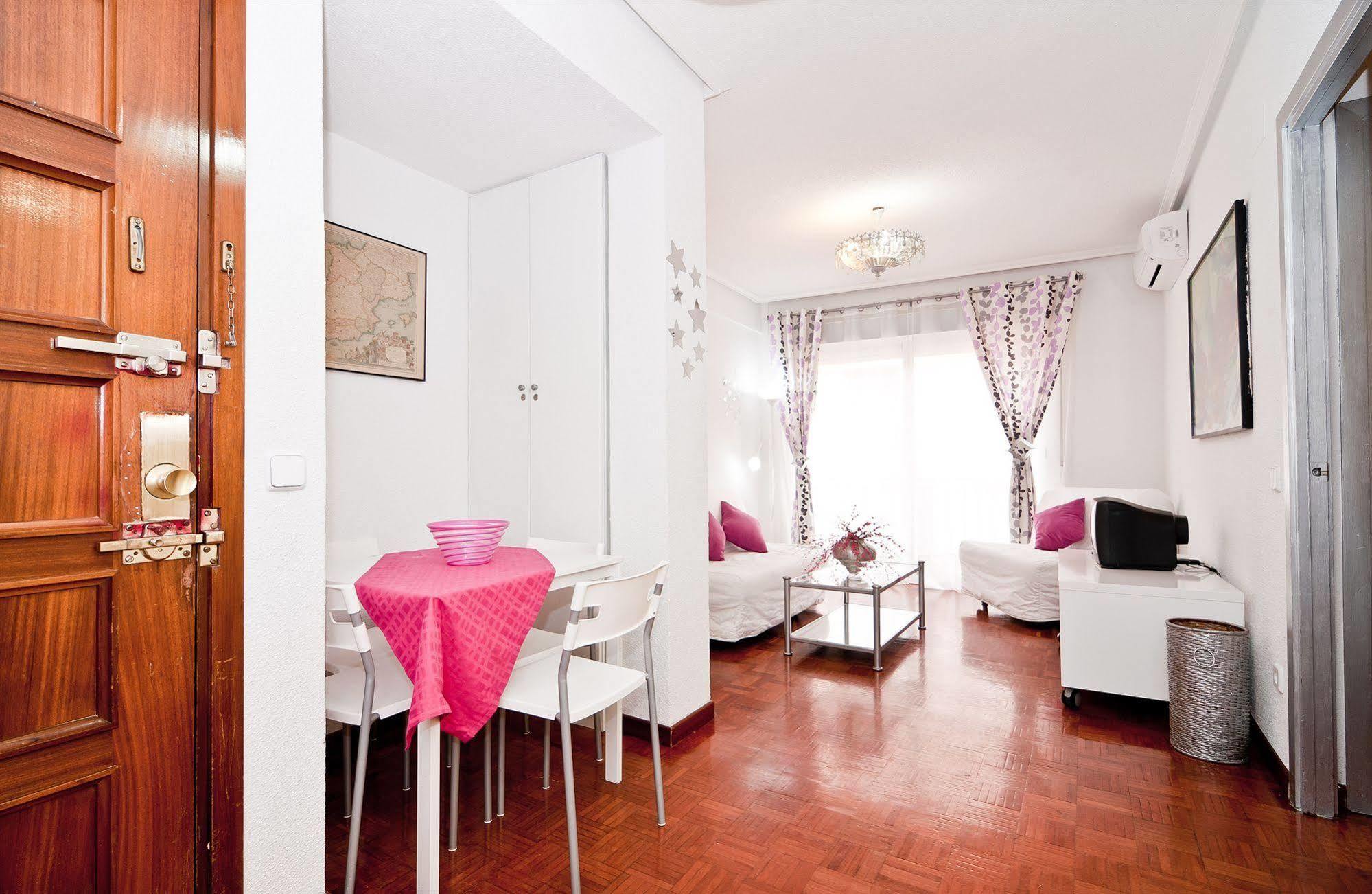 Apartamentos Aqui Me Quedo Madri Exterior foto